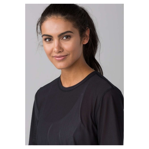 Lululemon Chase Me Short Sleeve - Black - Picture 3 of 9